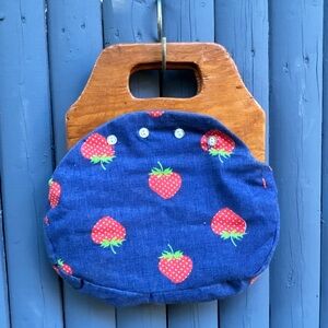 Vintage Strawberry Print Bermuda Bag